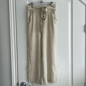 Wilfred Summer Wide Leg Pant trouser airy and light pinestripe. Inseam 22inches